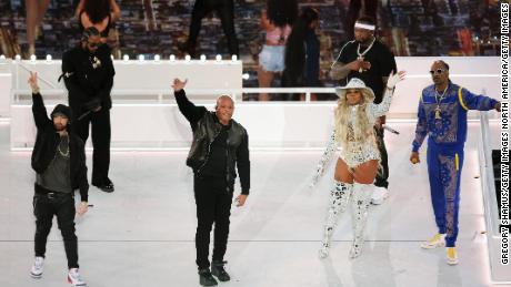Le spectacle de la mi-temps du Super Bowl a apporté toute la chaleur du hip-hop